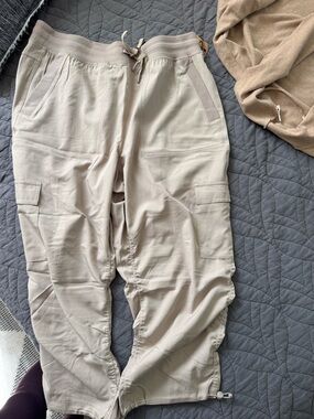 Avalanche Women's Cropped Cargo Joggers in Light Beige